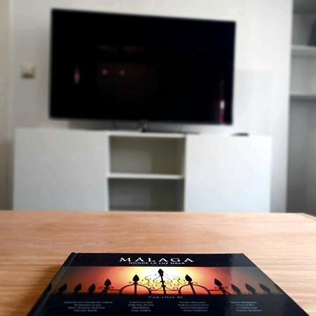 Apartamento Vacacional Cuarteles Màlaga Exteriér fotografie