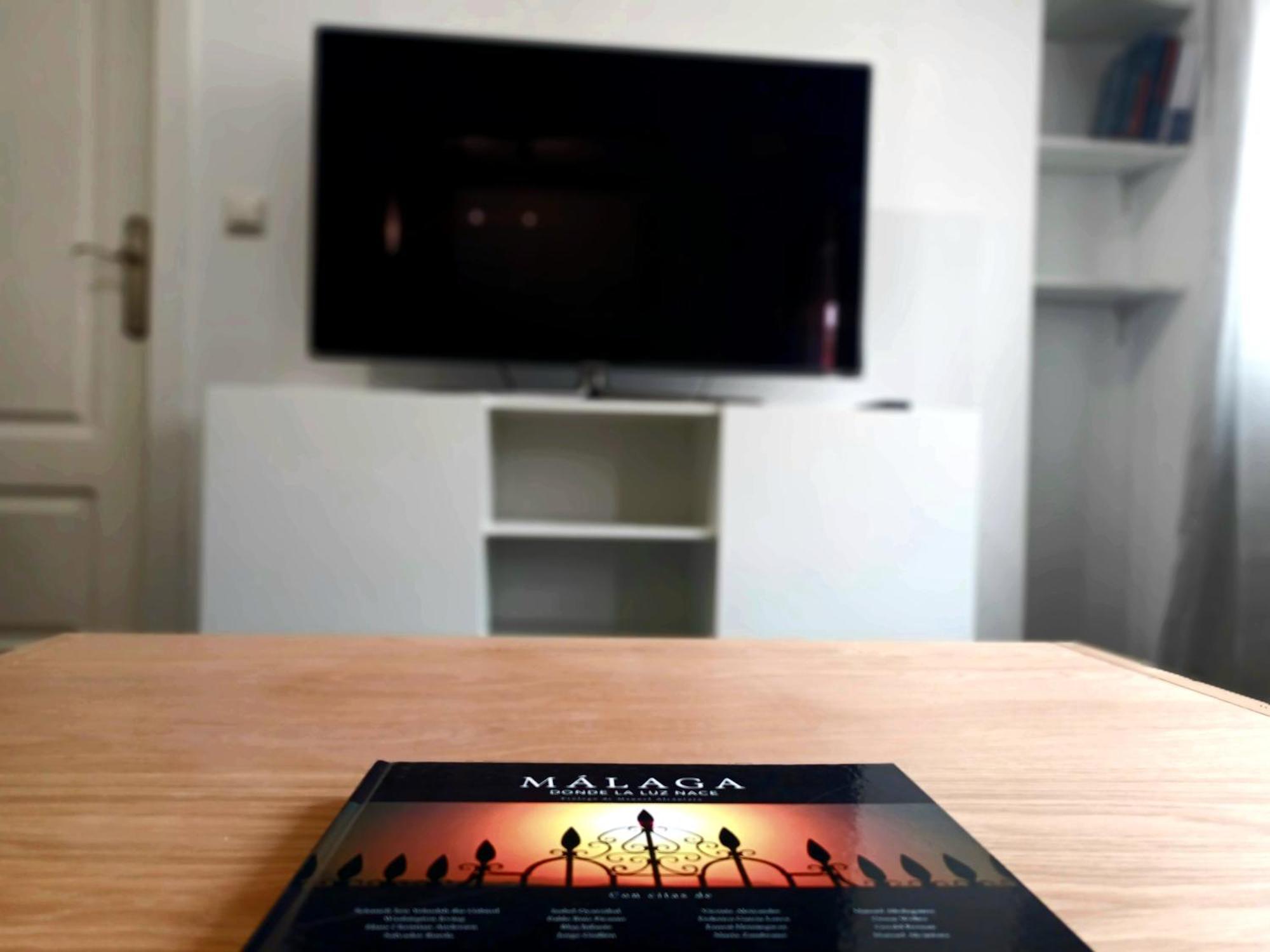Apartamento Vacacional Cuarteles Màlaga Exteriér fotografie